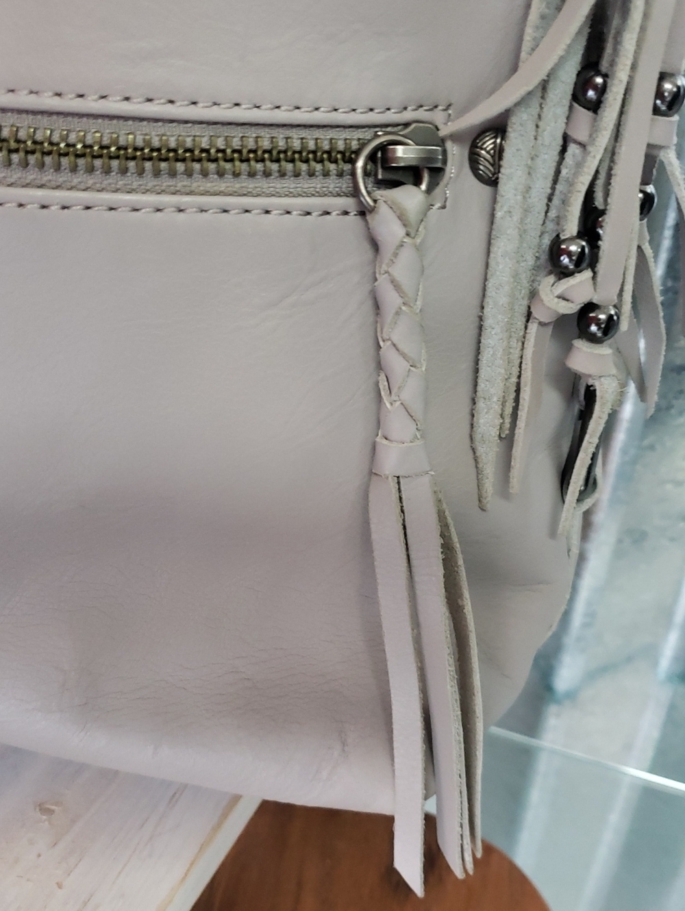 THE SAK Leather Shoulder Bag in Light Taupe - Brand: (unbranded) - Picture 6 of 9